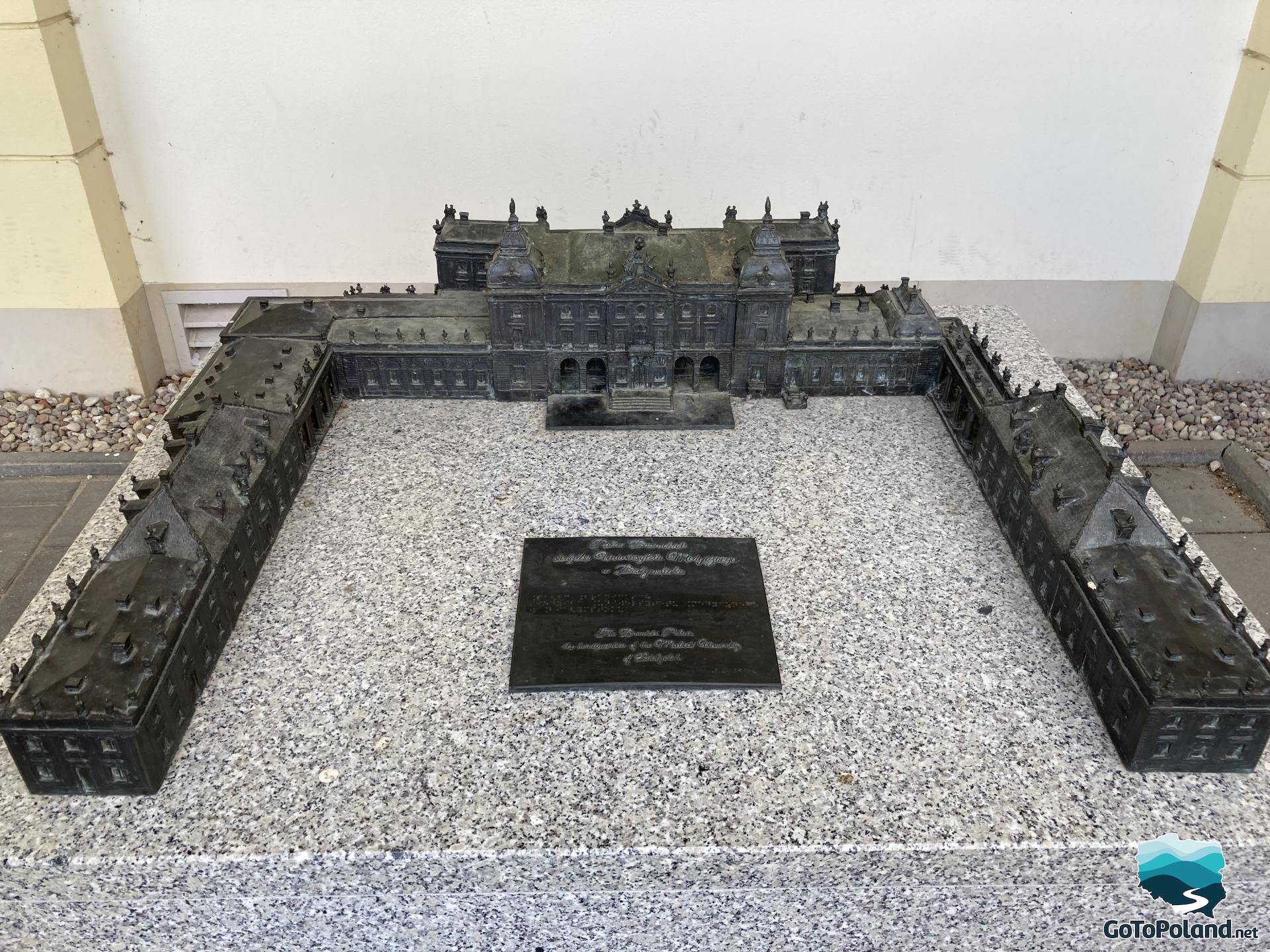 a model of the Branicki Palace